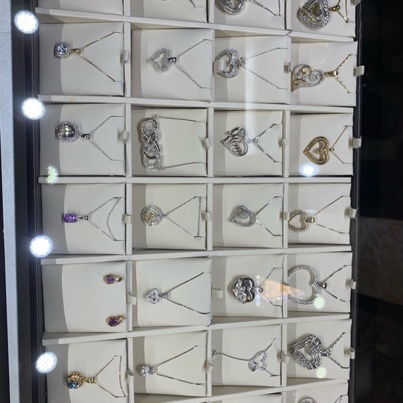 14k live Stone’s only serious buyers - Picture 7 of 8